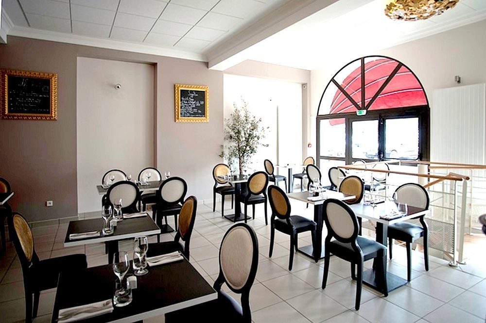 Logis Le Chene Dore La Loupe Exterior foto